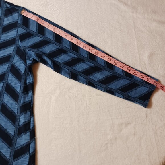 Parsley & Sage, Large, Blue Chevron Top/Wrap, Long Sleeve, Leight Weight, Cotton - Picture 10 of 12